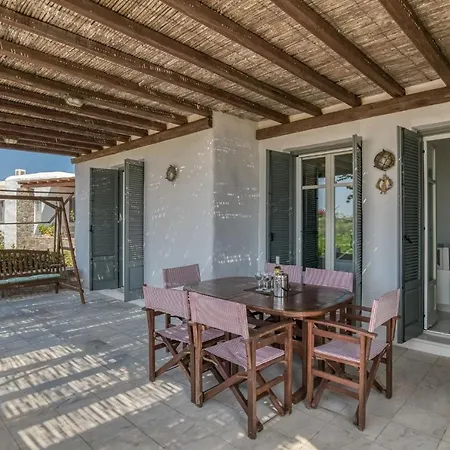 Joyfull With Shared Pool Villa